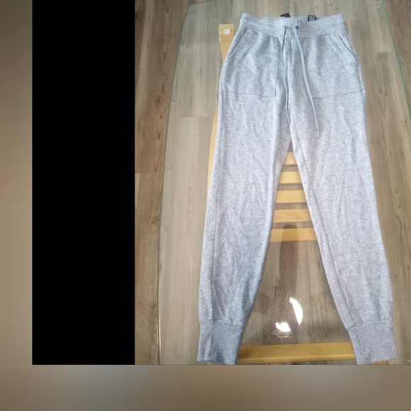 RW&CO. Heather Gray Knit Joggers - Picture 4 of 5